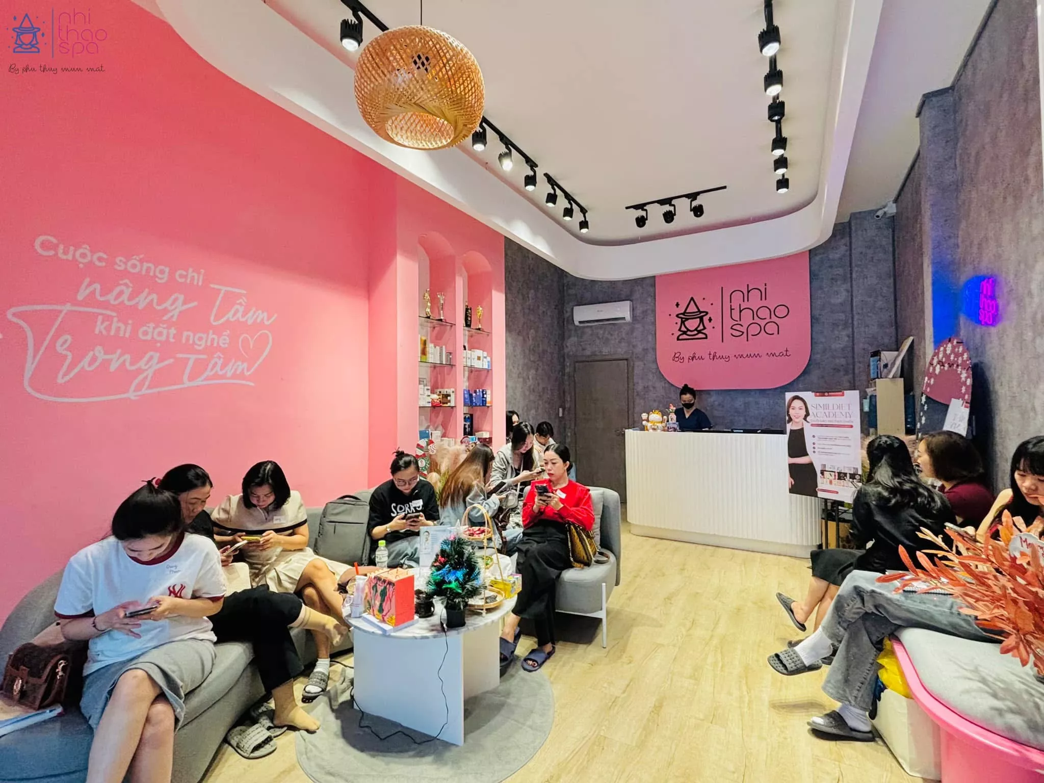 Phù Thủy Mụn Mặt Background